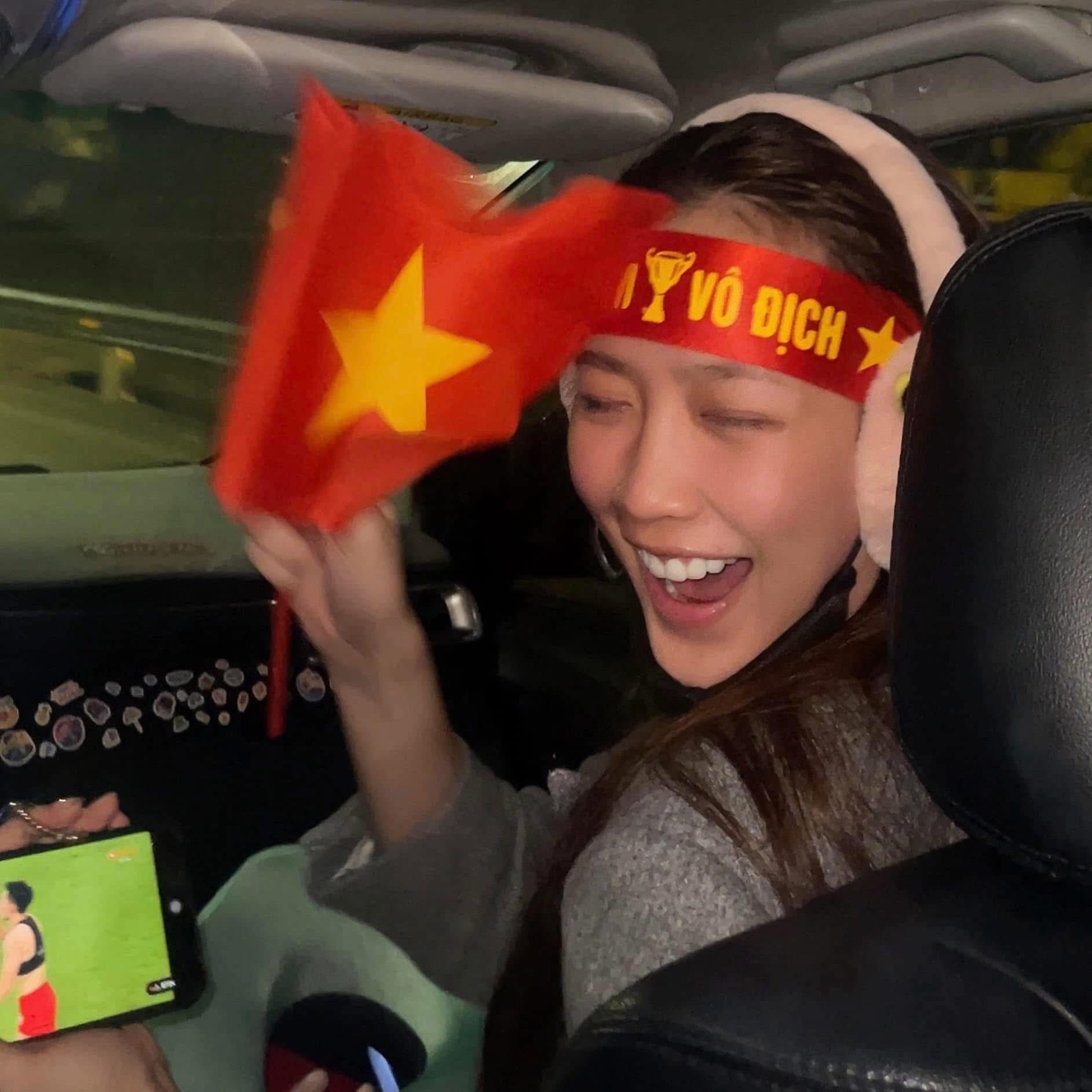 Hoa hau Bao Ngoc phan khich truoc chien thang cua doi tuyen U22 Viet Nam. Anh cat tu clip