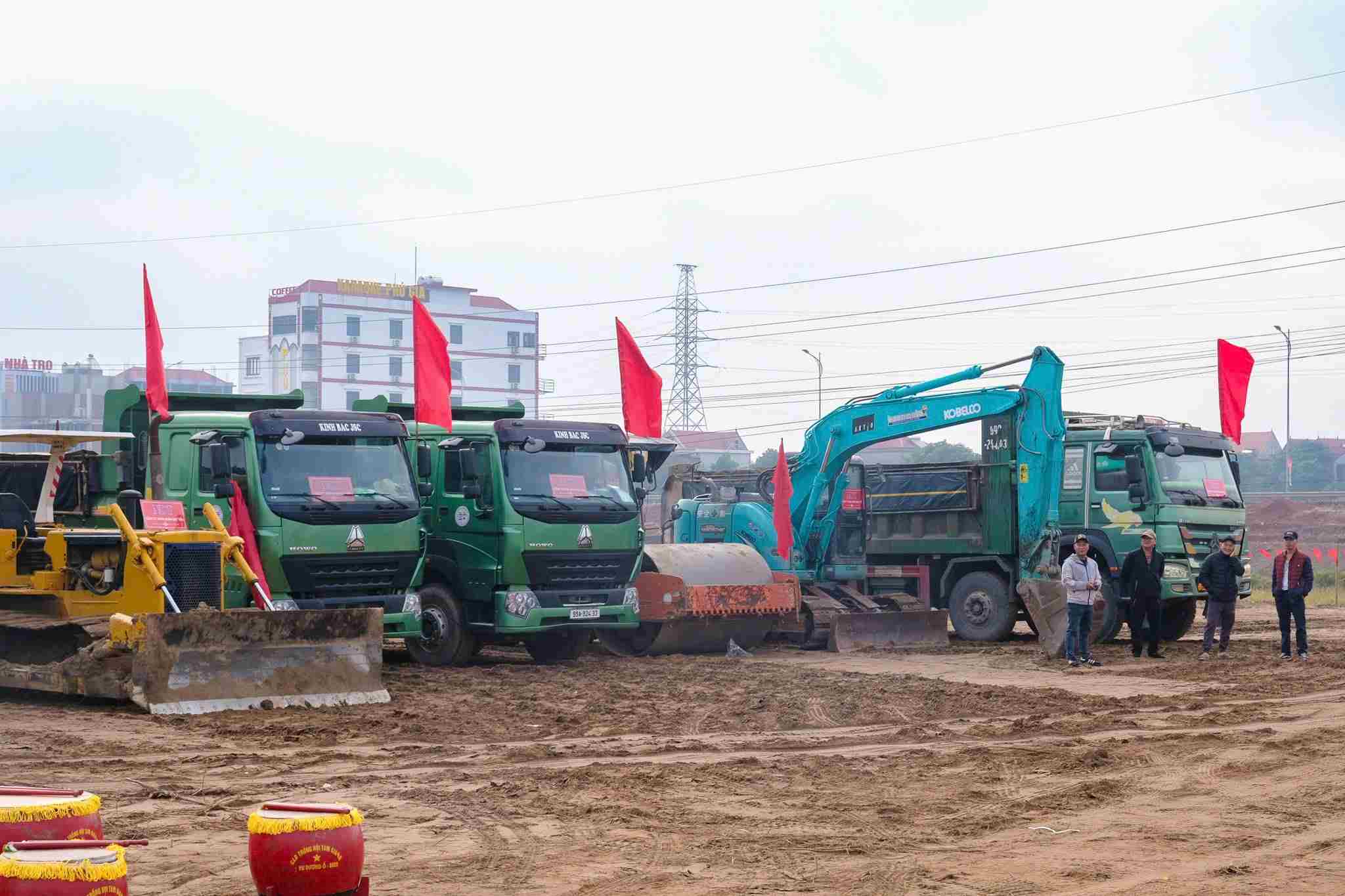 May moc san sang cho khoi cong cong trinh Khu cong nghiep Que Vo II - Giai doan 2. Anh: Tran Tuan 