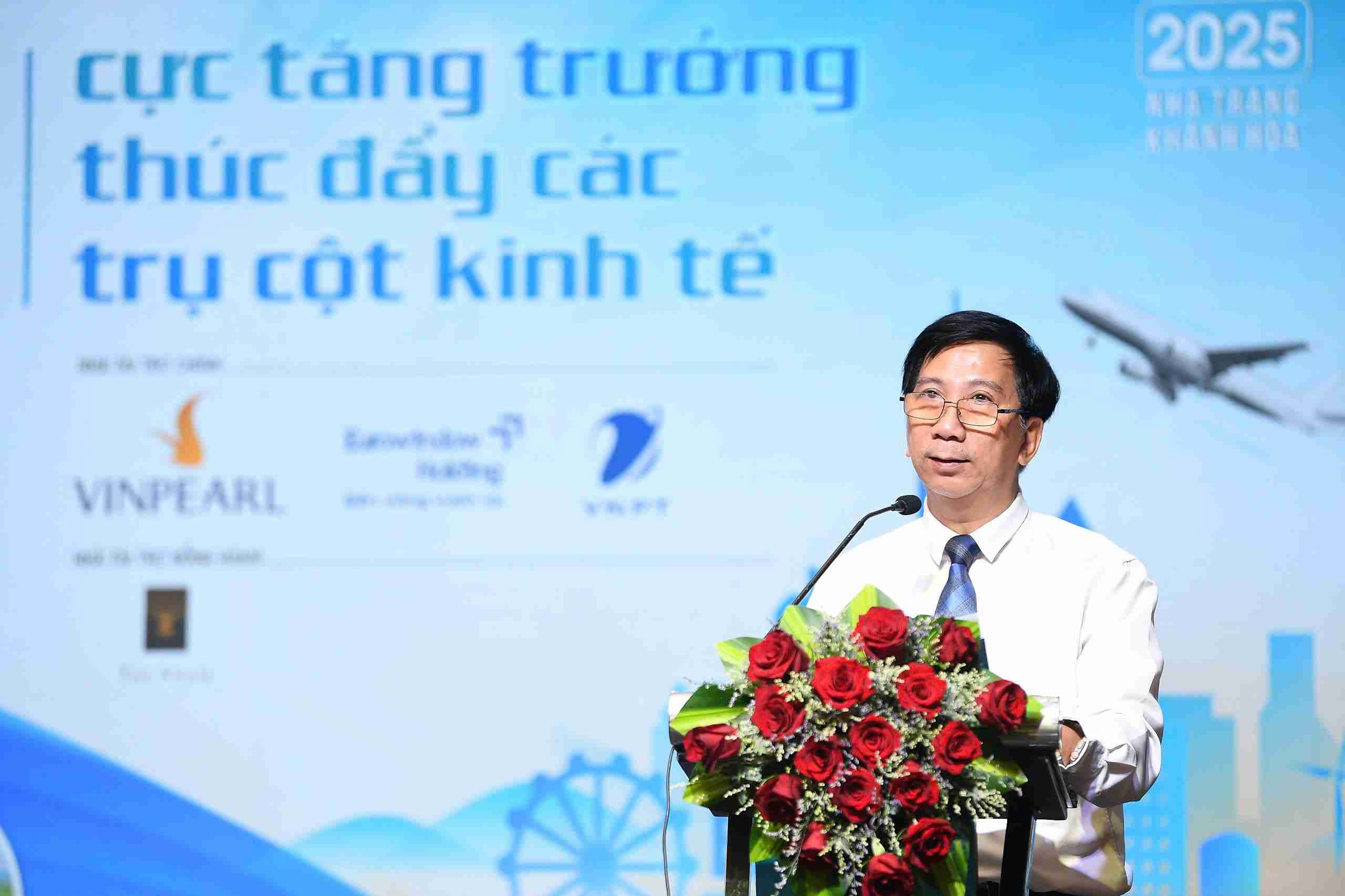 Ong Cung Quynh Anh – Pho Giam doc So Van hoa – The thao va Du lich tinh Khanh Hoa chia se tai hoi thao. Anh: Huu Long