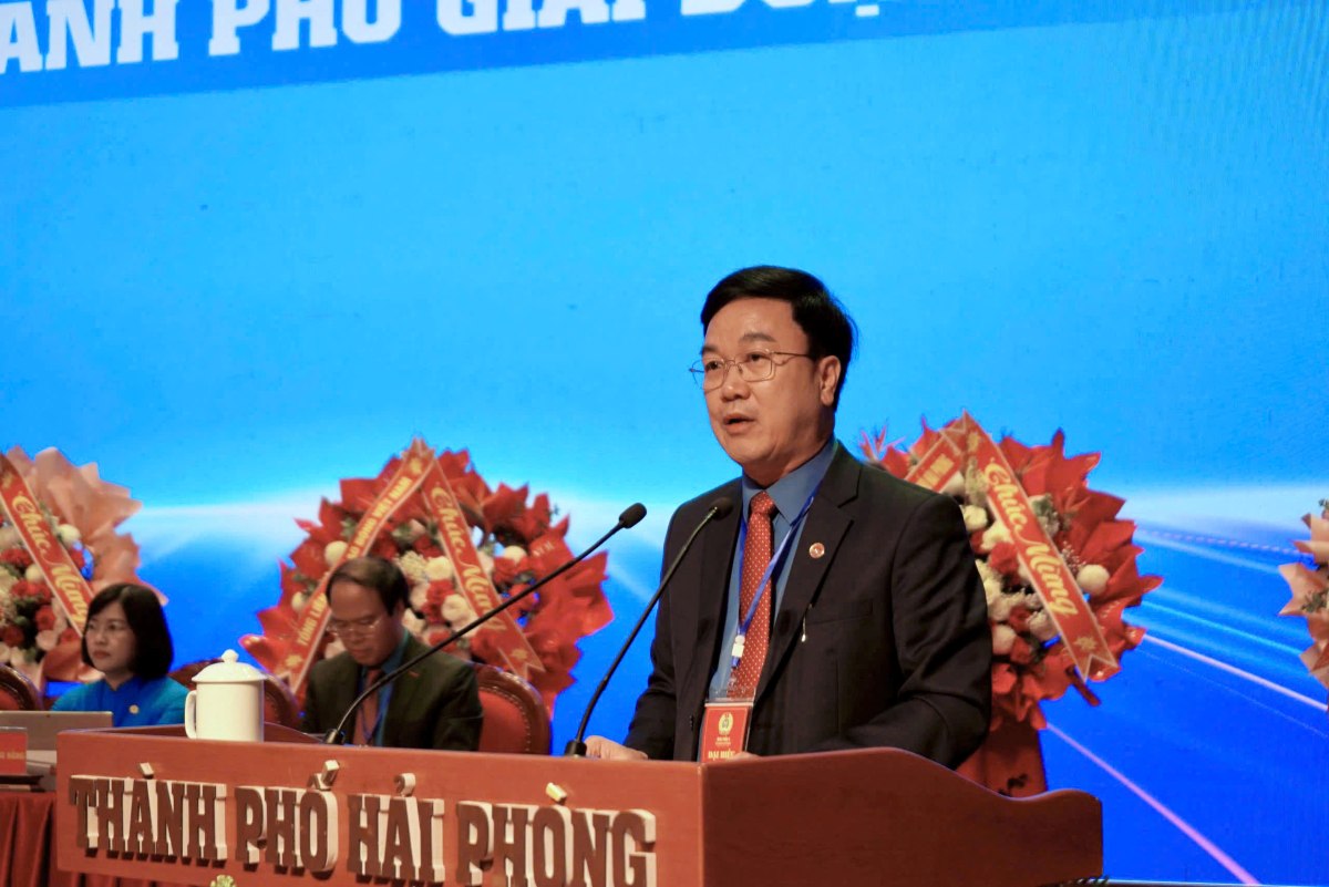 Ong Nguyen Van Quyet - Pho Chu tich Thuong truc LDLD TP Hai Phong bao cao tom tat ket qua cong ta