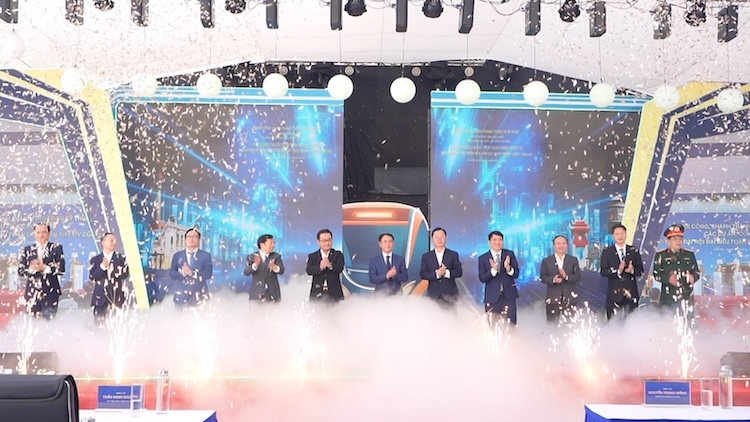 Hanoi inicia la construccion del ferrocarril urbano numero 5 espera reducir la congestion en el oeste