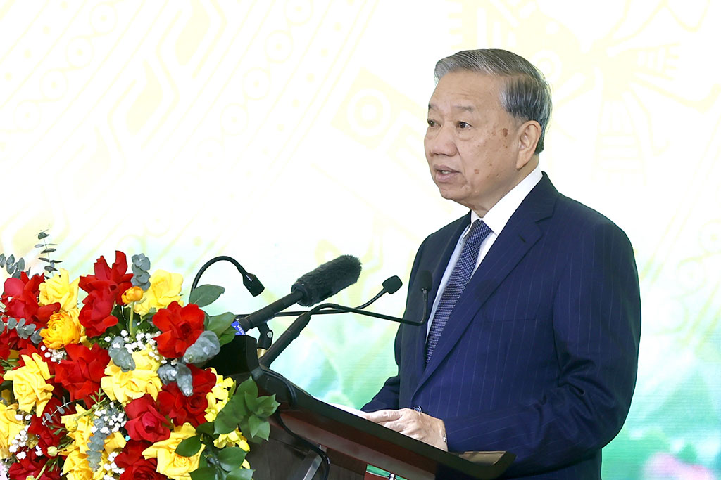 El Secretario General To Lam habla en la Conferencia Nacional para resumir el trabajo de Propaganda y Dialogo en 2025 y la implementacion de las tareas en 2026. Foto: Tran Vuong