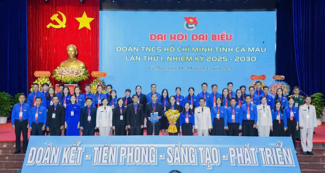 Ban Chap hanh Tinh doan khoa I tinh Ca Mau ra mat tai Dai hoi. Anh: Nhat Ho