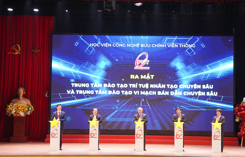 Launching ceremony of the Intensive Artificial Intelligence (AI) Training Center and the Intensive Semiconductor microchip Training Center. Photo: School