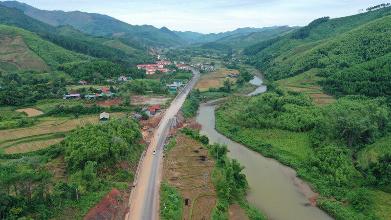 Quoc lo 4B doan Km18-80. Anh: Khanh Linh