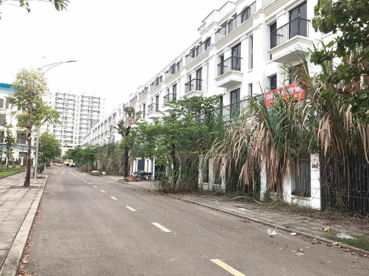 A series of hundred-billion-dong urban areas in Phu Tho are deserted. Photo: Yen San