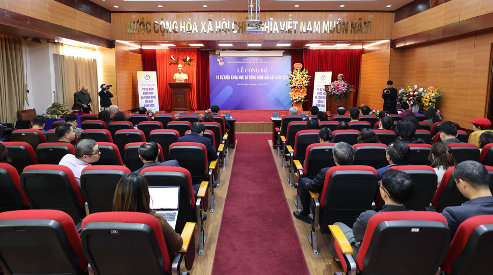Cau lac bo Nha bao Khoa hoc cong nghe to chuc cong bo 10 su kien Khoa hoc va Cong nghe noi bat nam 2025. Anh: Hao Thien