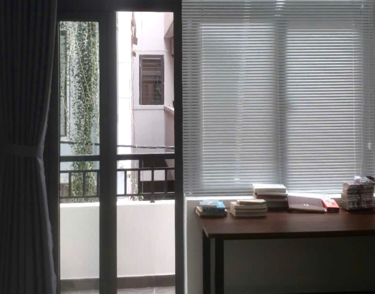 The harmonious combination of natural light and artificial light, along with the choice of convenient furniture, makes the living space comfortable and pleasant. Photo: Thanh Thanh