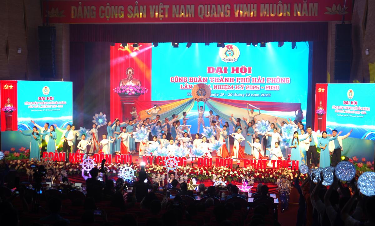 Dai họi Cong doan TP Hai Phong buóc vao phien trong thẻ sang 20.12. Anh: Mai Dung