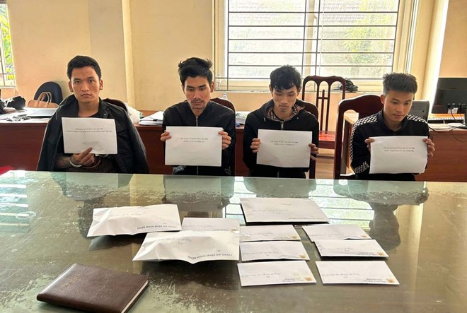 Công an xã ở Ninh Bình bắt giữ nhóm đối tượng mua, bán ma túy