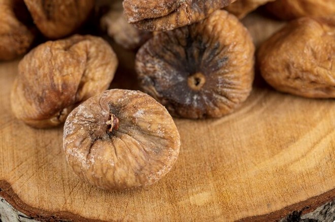 잠자리에 들기 직전에 간식을 먹으면 숙면을 취하기 어려울 수 있습니다. 사진: Thuy Duong