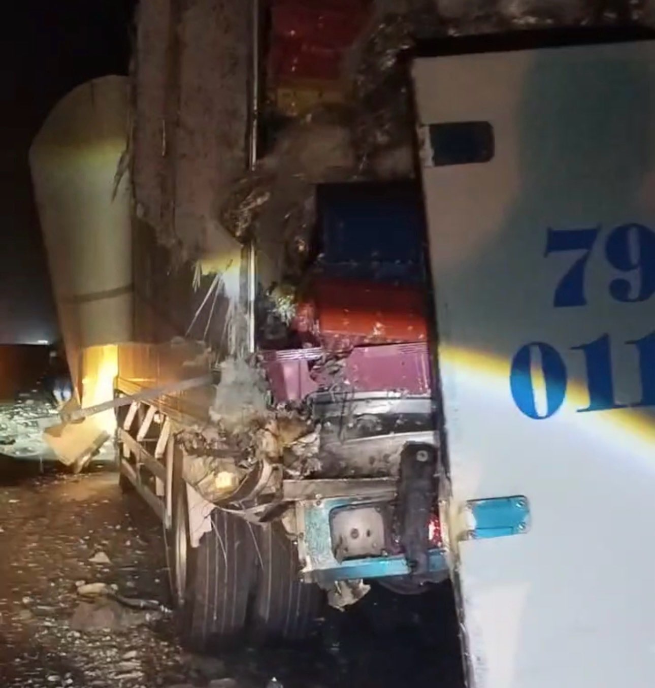 Hien truong vu tai nan tren cao toc Vinh Hao - Phan Thiet. Anh: Duy Tuan