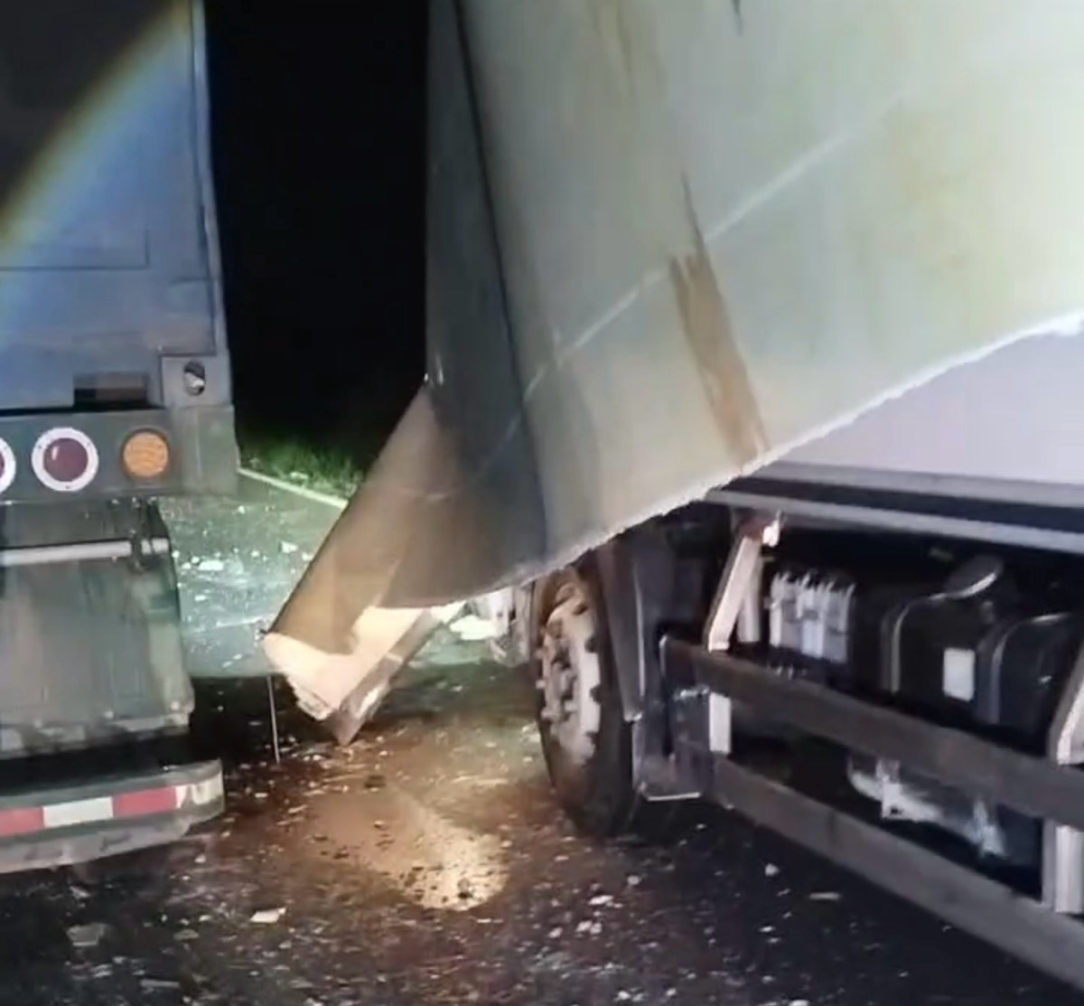 2 phuong tien tai hien truong. Anh: Duy Tuan