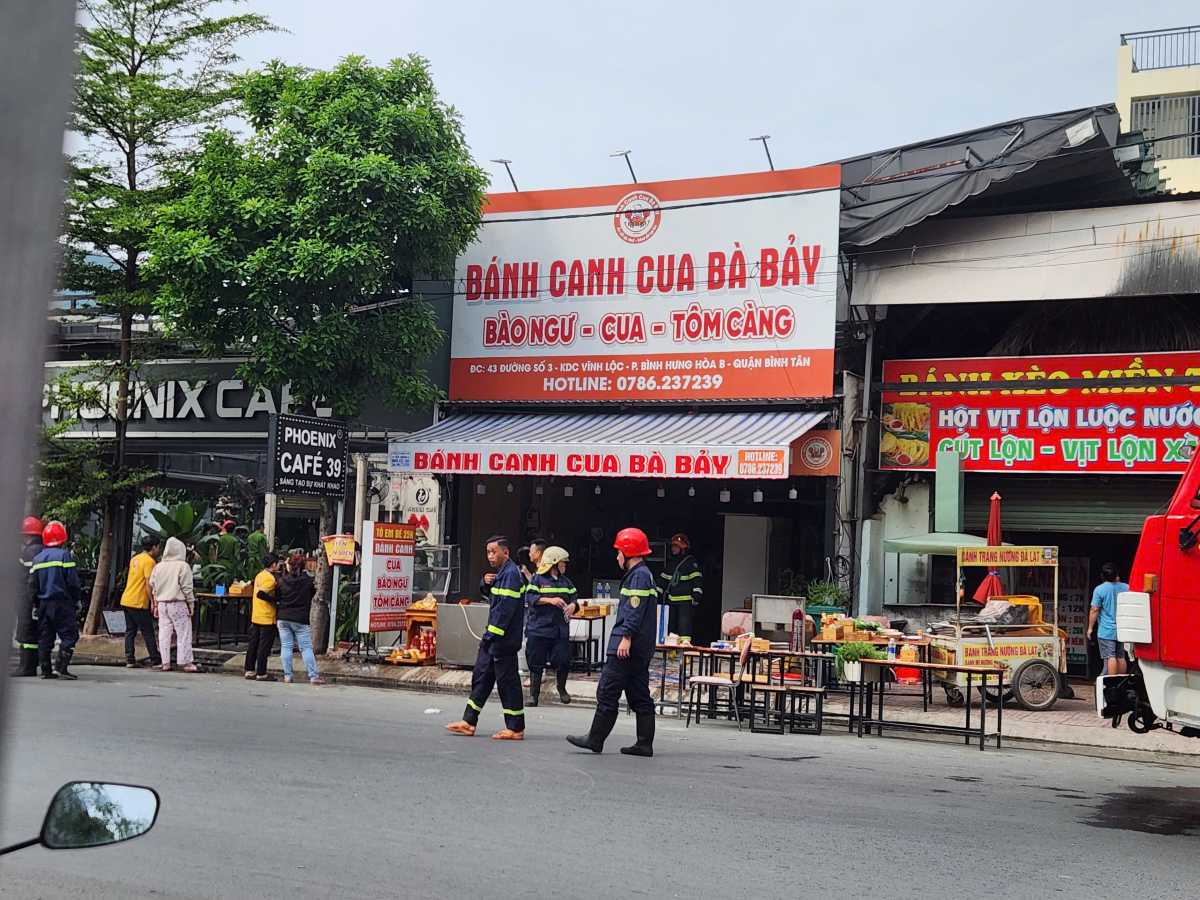 Luc luong chua chay da nhanh chong dap lua kip thoi. Anh: Dong Hoang