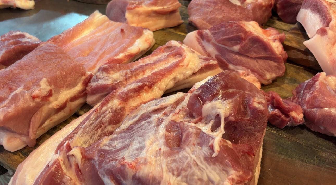 Out-of-pocket prices today, December 2, increased sharply in many provinces and cities. Photo: Phuong Anh