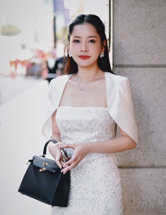 Chi Pu sang chảnh với túi hiệu. Ảnh: Nhân vật cung cấp.