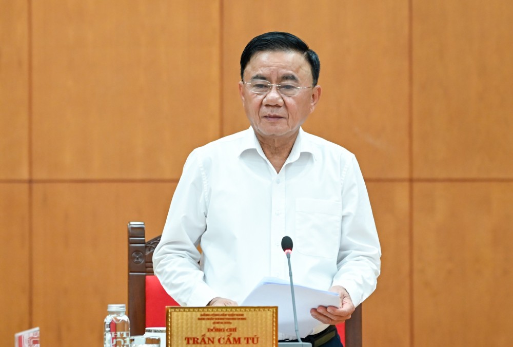 Politburo member and Standing member of the Secretariat Tran Cam Tu signed and issued Conclusion No. 219-KL/TW dated November 26, 2025. Photo: Duy Linh