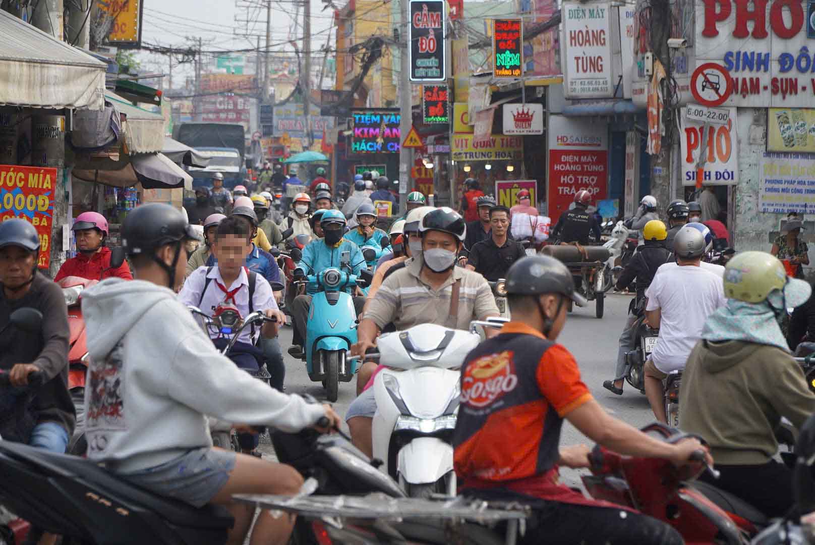 Doan duong nut giao nga 5 giua cac tuyen Vinh Loc - Quach Dieu - Vo Van Van - Nguyen Thi Tu se duoc xay dung dong bo de cai thien kha nang thong hanh. Anh: Nguyen Chan