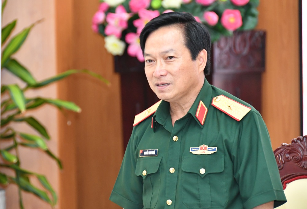 Thieu tuong Nguyen Minh Trieu, Pho Tu lenh Quan khu 9 phat bieu tai hoi nghi. Anh: Phuong Vu