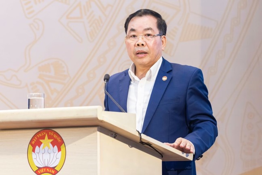 Ong Nguyen Quang Huan, Uy vien Doan Chu tich Uy ban Trung uong Mat tran To quoc Viet Nam, dai bieu Quoc hoi khoa XV phat bieu tai Hoi nghi lay y kien, gop y cua cac cu, cac vi, cac dong chi Uy vien UBTU MTTQ Viet Nam doi voi cac du thao van kien trinh Dai hoi dai bieu toan quoc lan thu XIV cua Dang. Anh: Quang Vinh 