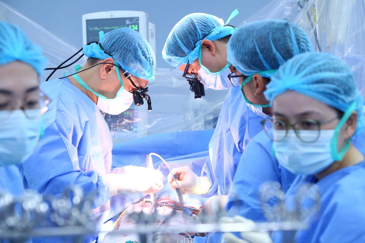 The journey of a heart through Vietnam was transplanted to a 9-year-old boy in Ho Chi Minh City