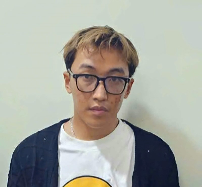 Đối tượng Ngô Trần Đắc Lộc từ TP.HCM lên Lâm Đồng lừa đảo chiếm đoạt tiền của nhiều nhân viên tư vấn xe ôtô thì bị công an bắt giữ. Ảnh: Công an cung cấp