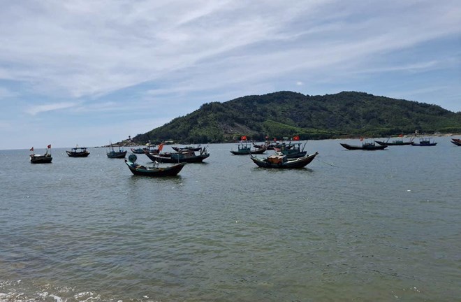 Nghịch lý tàu, thuyền khó vào cảng cá 280 tỉ đồng mới hoàn thành
