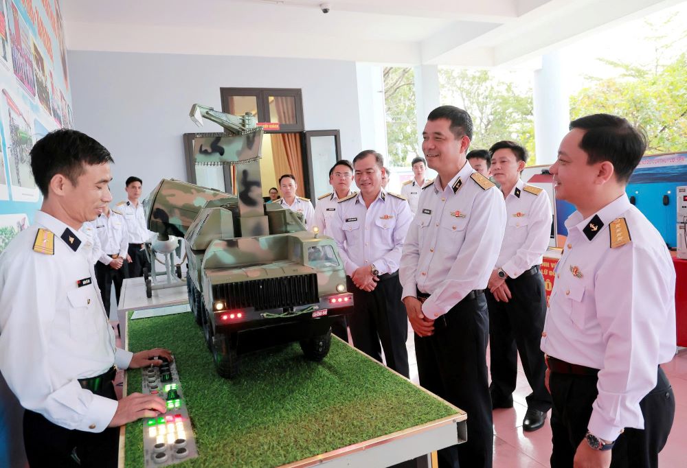 Dang uy, Bo Tu lenh Vung 3 Hai quan to chuc Hoi nghi Quan chinh nam 2025. 