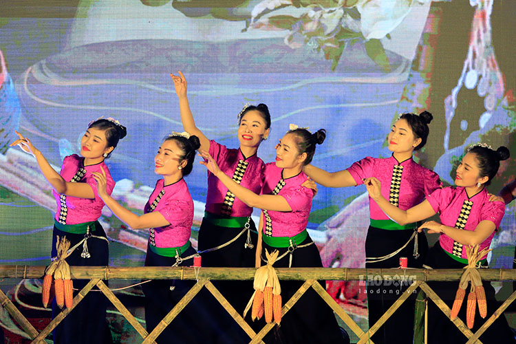 Las actividades de turismo comunitario en la provincia de Dien Bien reciben cada vez mas atencion y desarrollo. Foto: Quang Dat