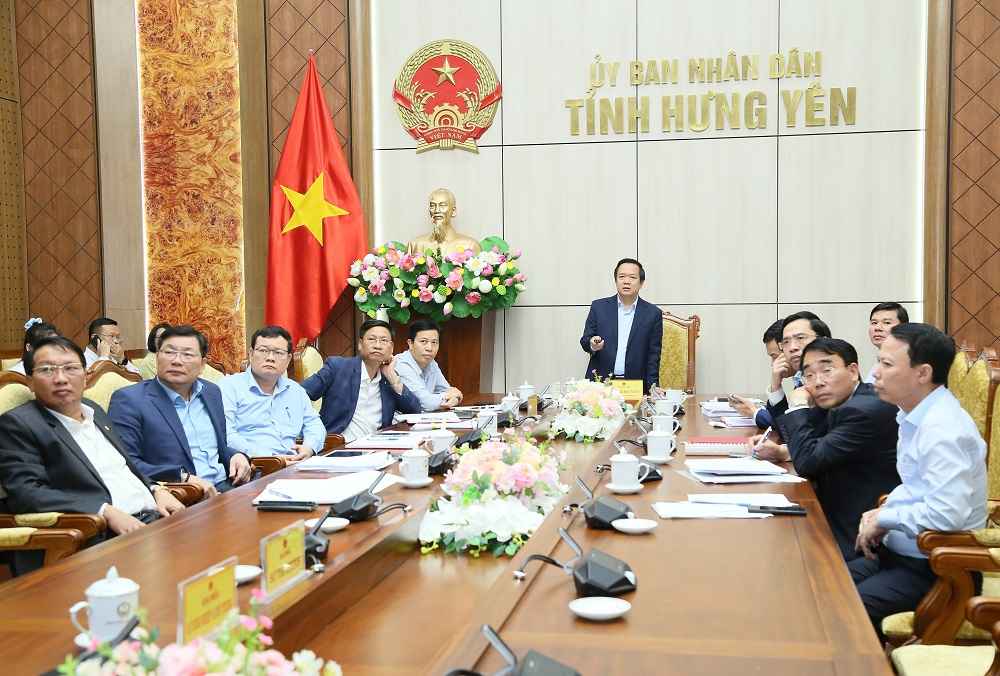 Chu tich UBND tinh phat bieu ket luan cuoc hop. Anh: Cong TTDT tinh Hung Yen