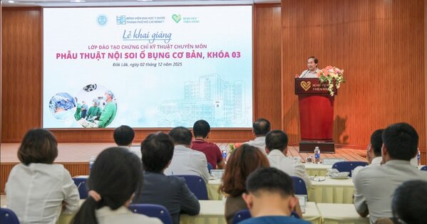 Doctors and nurses are trained to better care for people's health. Photo: Bao Trung