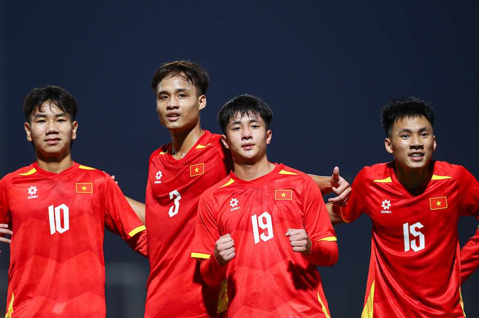 Cac cau thu U17 Ha Noi nhu Nguyen Luc, Manh Quan, Hoang Viet… trong mau ao U17 Viet Nam. Anh: T&T Group