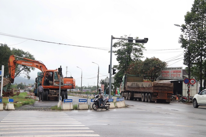 The project to renovate and upgrade National Highway 14B in Da Nang is still facing the risk of serious delays. Photo: Nguyen Linh