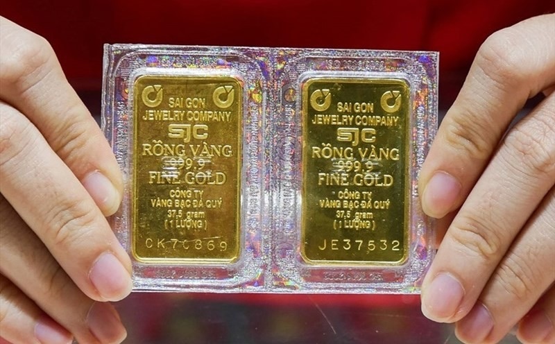 SJC gold bars increased sharply in the trading session on December 5. Photo: Phan Anh