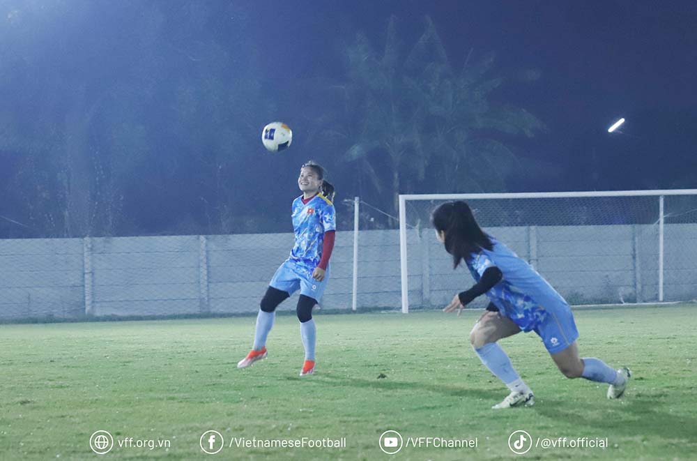 Buoi tap cua doi tuyen nu Viet Nam dien ra nghiem tuc. Anh: VFF