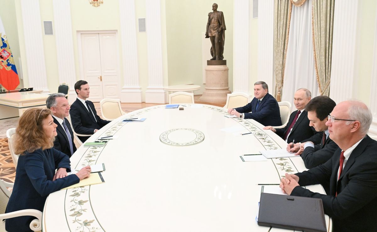 Russian President Vladimir Putin holds talks with the US delegation on December 2. Photo: Kremlin