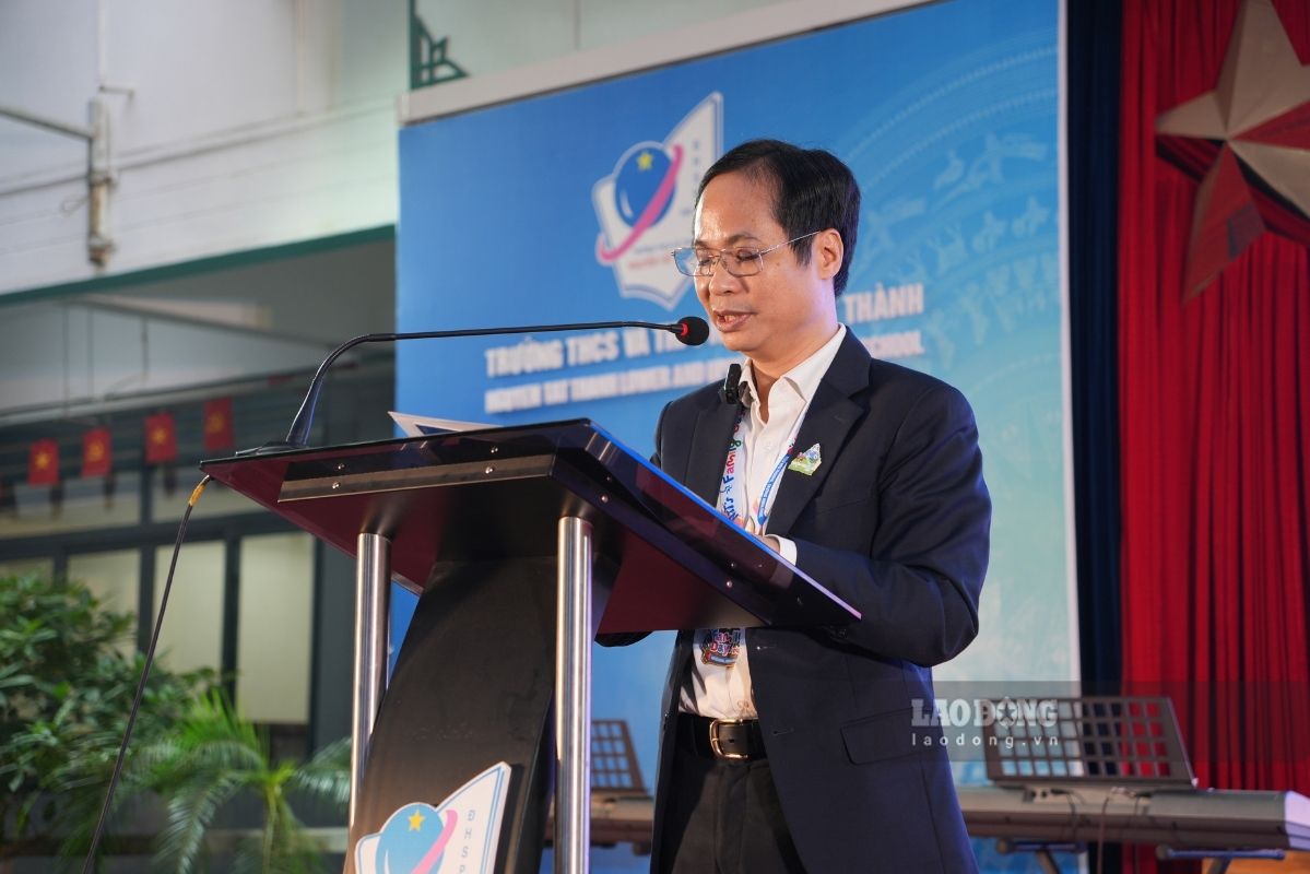 TS Pham Sy Cuong - Hieu truong Truong THCS va THPT Nguyen Tat Thanh nhan manh triet ly toan dien “Truong hoc la Nha“. Anh: Minh Phuong 