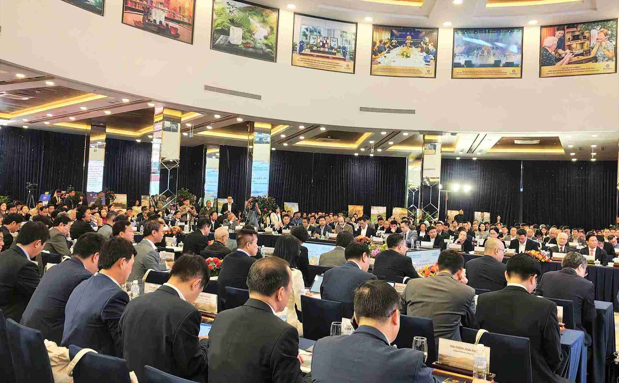 Hoi thao thu hut hon 250 dai bieu tham du, trong do co nhieu chuyen gia, nha khoa hoc hang dau trong nuoc va quoc te. Anh: Phuc Khanh 