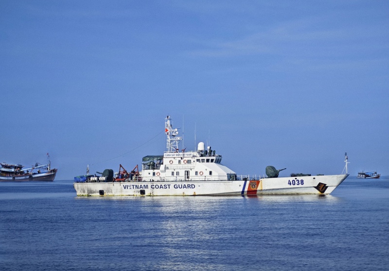 Tau Canh sat bien 4038 dang thuc hien nhiem vu tuan tra, kiem tra, kiem soat vung bien va van dong tau thuyen ngu dan danh bat dung luat. Anh: Tuan Anh