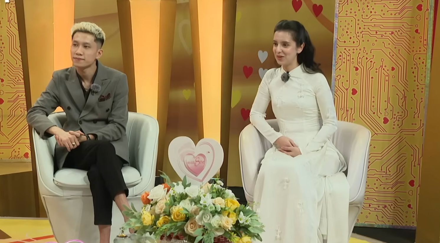 The couple told a story of their school days and ended it with a wedding. Photo: MCV Unit.