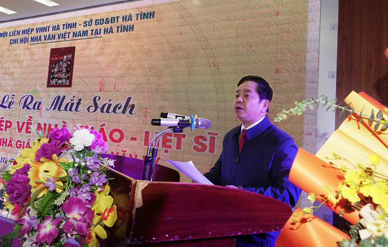 Ong Bui Nhan Sam - Giam doc So Giao duc va Dao tao tinh Ha Tinh phat bieu tai buoi le. Anh: Tran Tuan.