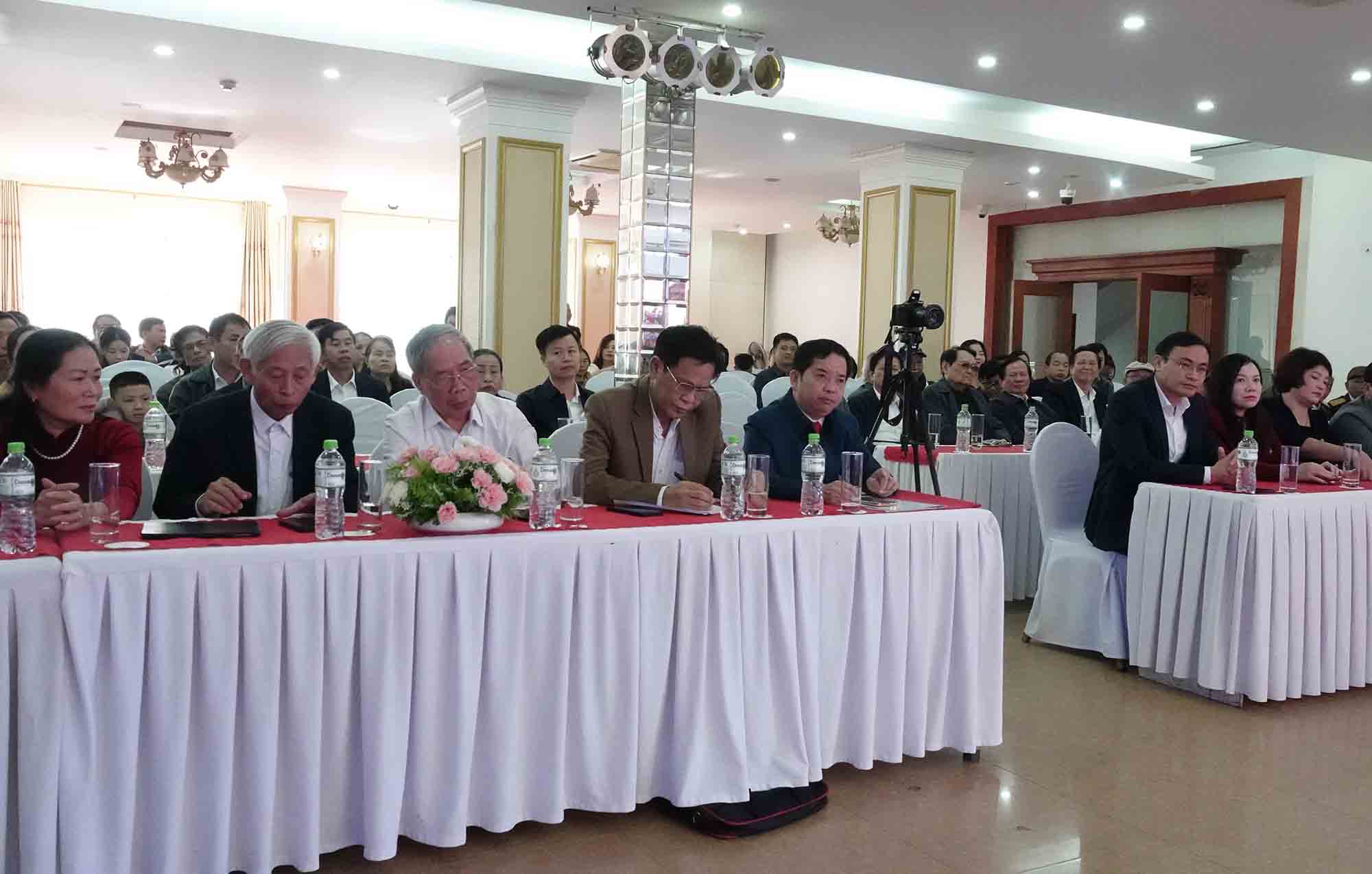 Buoi ra mat sach thu hut nhieu dai bieu tham du. Anh: Tran Tuan.