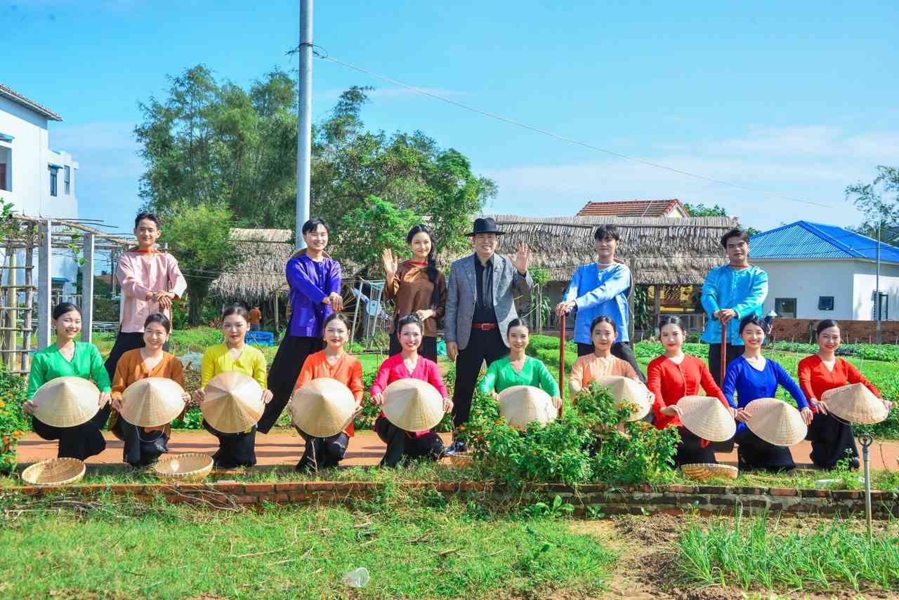 Canh trong MV. Anh: Nghe si cung cap.