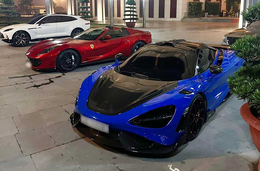 La multitud de supercoches reunidos en Hanoi llama la atencion en la comunidad de amantes de los coches. Foto: Hung Phan