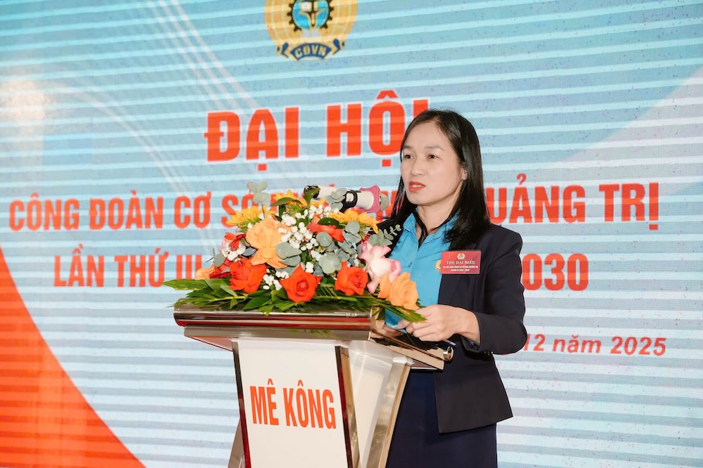 Ba Nguyen Thi Minh Tuyet – UVBCH LDLD tinh, Pho truong ban cong tac cong doan phat bieu chi dao tai Dai hoi CSCS Du an MAG Quang Tri. Anh: Hung Tho