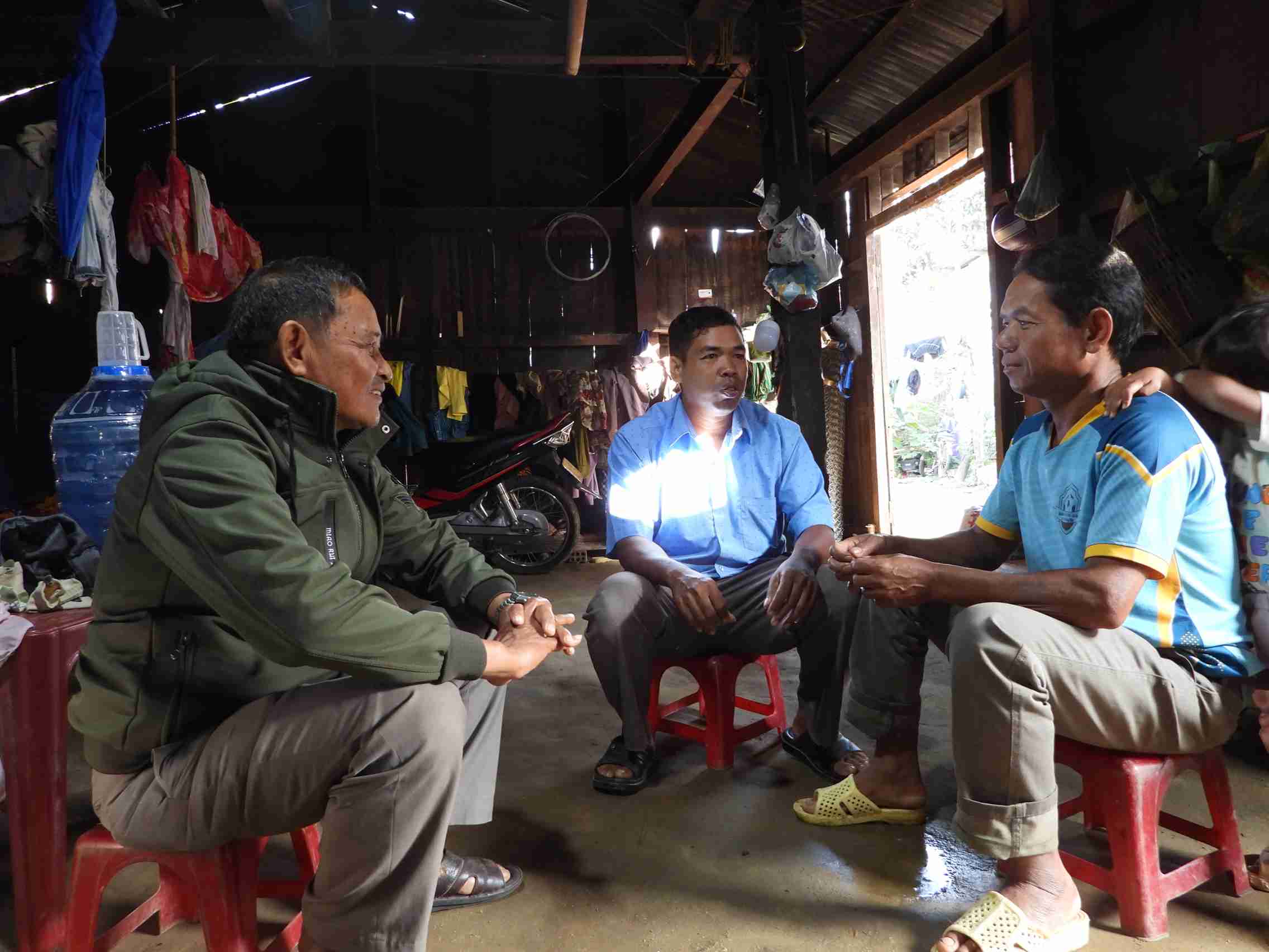 Mr. Y Krang Ndu - a prestigious person in Krong No commune supports and encourages people to work and produce, to escape poverty sustainably. Photo: Bao Lam
