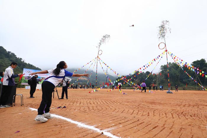 베트남 공 던지기 종목 선수. 사진: Tran Dung