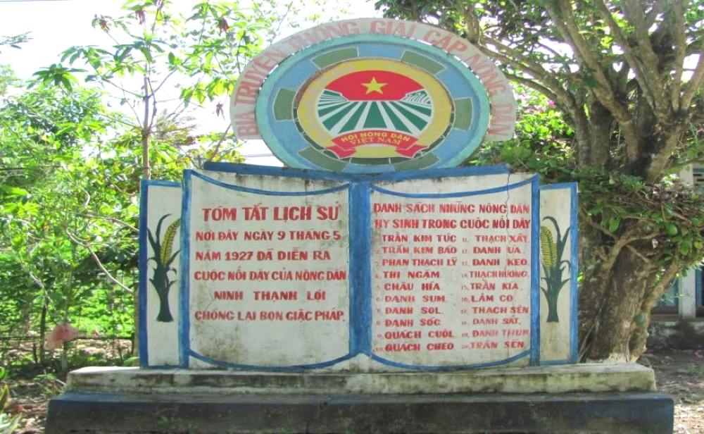 Bia tuong niem tai Di tich su kien noi day cua nong dan Ninh Thanh Loi. Anh: Nhat Ho