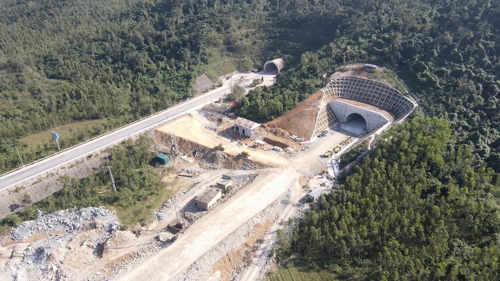 El tunel Deo Ngang esta basicamente terminado y se esta preparando para la apertura tecnica. Foto: Tran Tuan