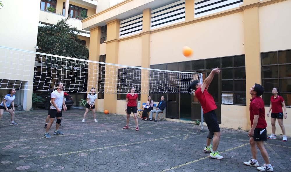 노동조합 노동조합 업무위원회 배구 대회. 사진: 응에안 노동조합